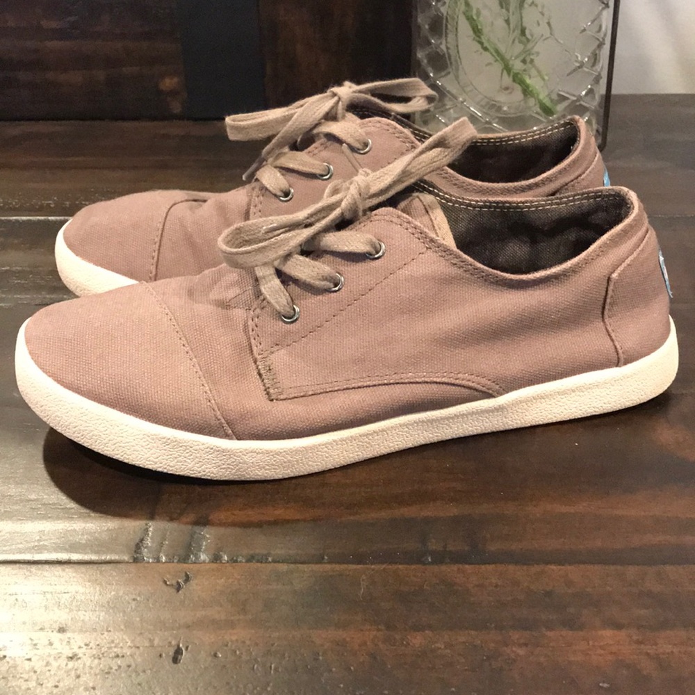 Women’s Toms